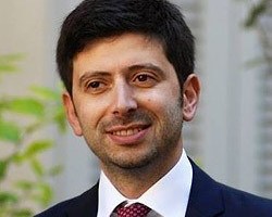 Il Ministro della Salute Roberto Speranza saluta e ringrazia gli Infermieri della Liguria